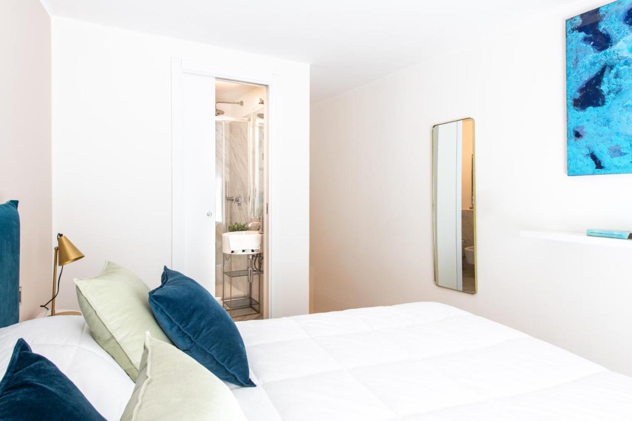 Moncada Suites & Apartments Palermo Bagian luar foto