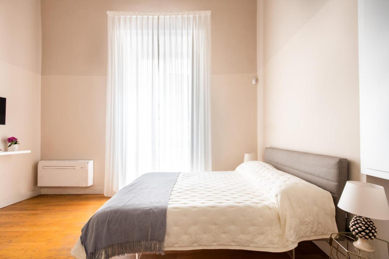 Moncada Suites & Apartments Palermo Bagian luar foto