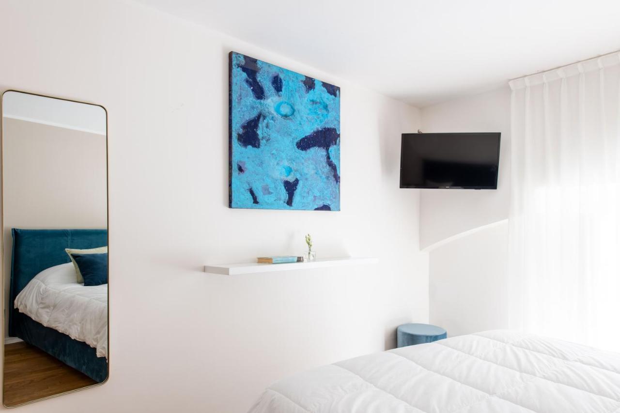 Moncada Suites & Apartments Palermo Bagian luar foto
