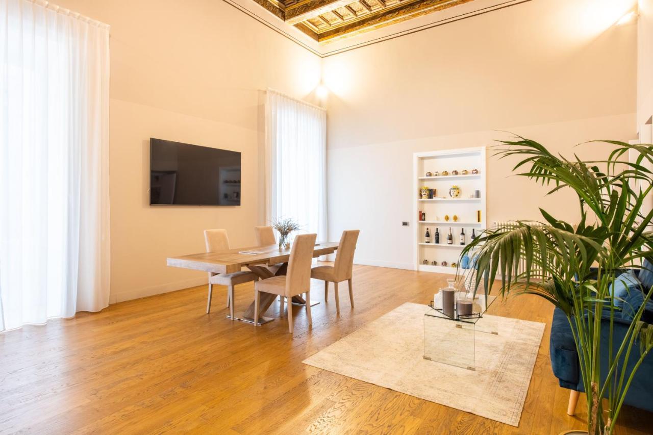 Moncada Suites & Apartments Palermo Bagian luar foto