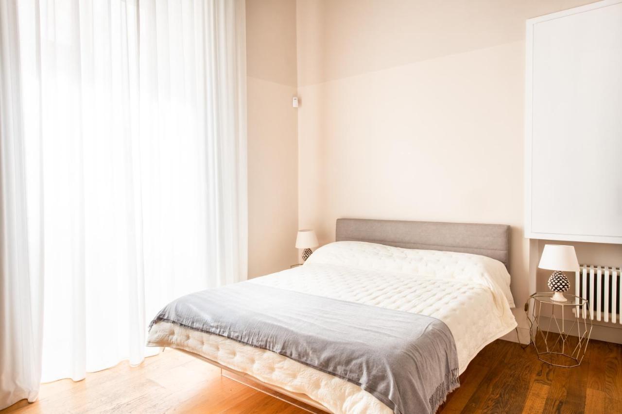 Moncada Suites & Apartments Palermo Bagian luar foto