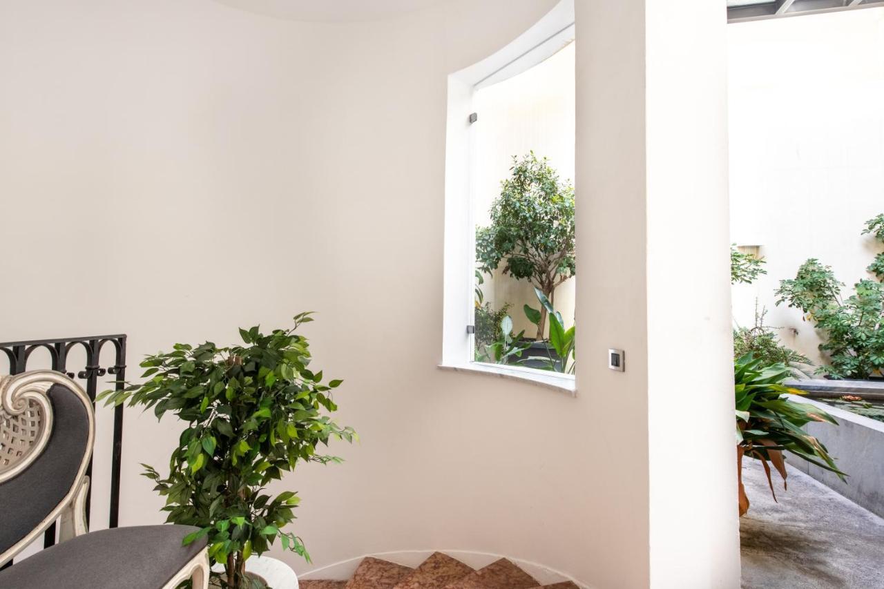 Moncada Suites & Apartments Palermo Bagian luar foto