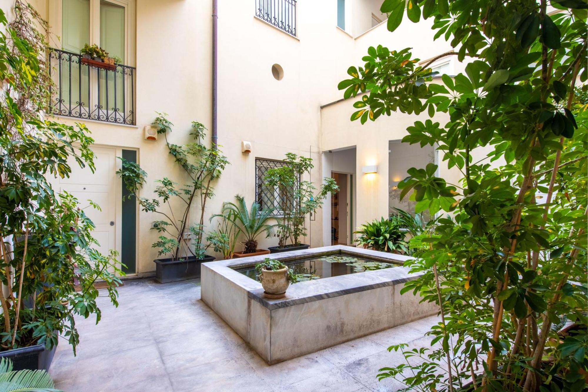 Moncada Suites & Apartments Palermo Bagian luar foto