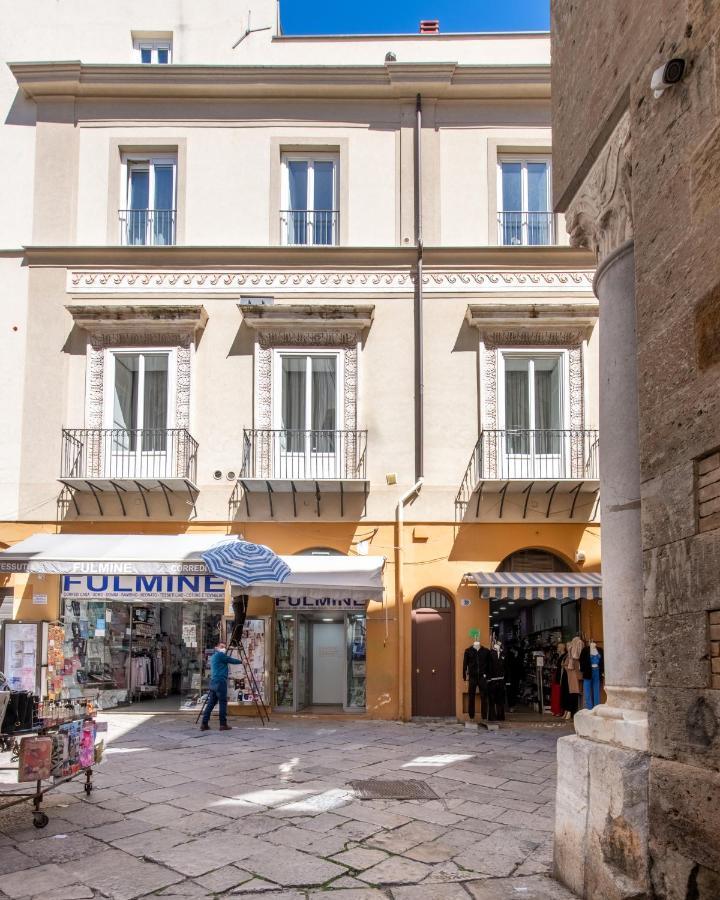 Moncada Suites & Apartments Palermo Bagian luar foto